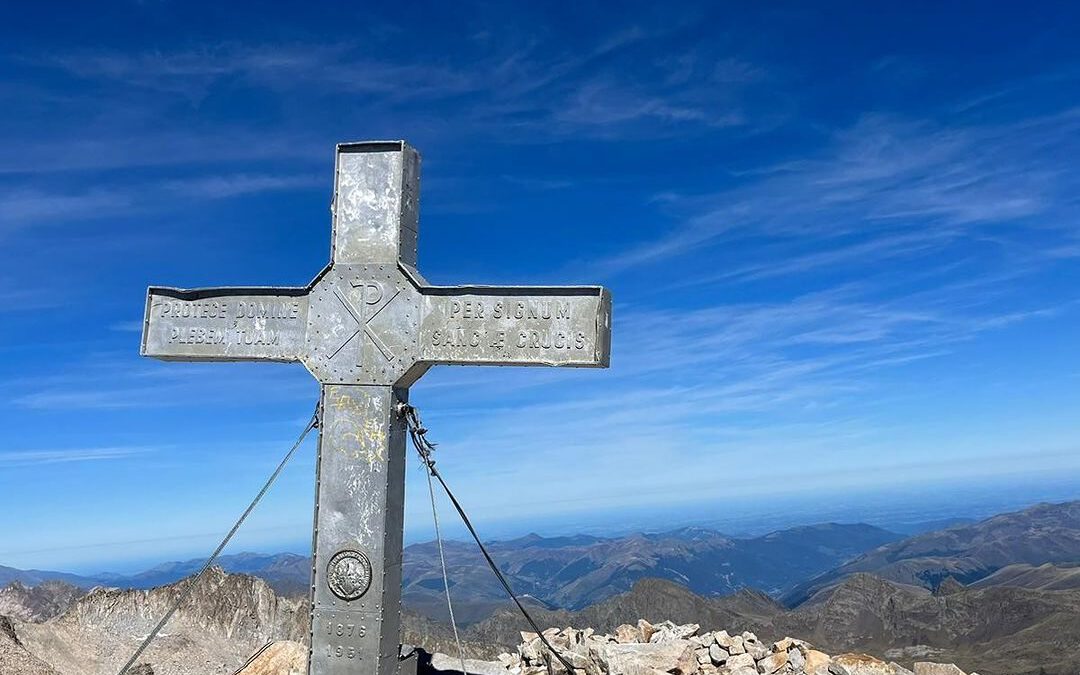 L&rsquo;ANETO A RETROUVE SA CROIX