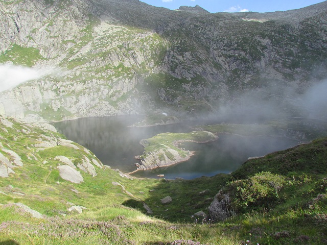 HÉBERGEMENTS EN MONTAGNE : REFUGES, HOSPICES ET AUBERGES dans les pages de Pyrénées